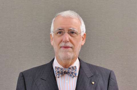 Carillo Gantner, AO
