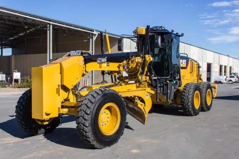 DRC Doyles Road Complex - New front end loader and grader - 20170623 - 8868