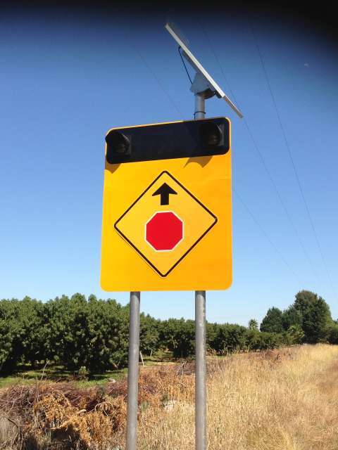 Poplar Ave sign and flashing lights east of Orrvale Rd