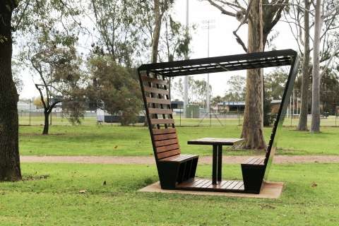 Dining Pod Mooroopna 01 IMG 4770 01 June 2022 Lingy 