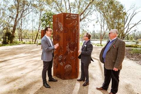 Steve Dimopoulos Visit White Night Artwork 09 GSC04638 28 September 2022 Lingy