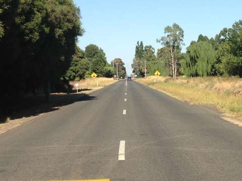 Poplar Ave looking west towards Orrvale Rd